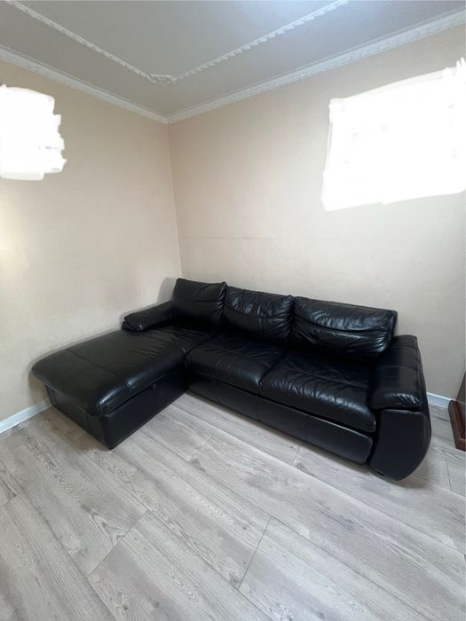 Диван шкіряний кутовий