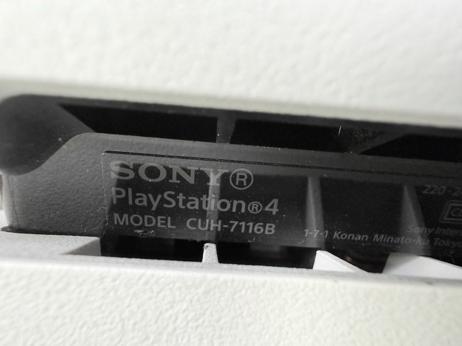 *** Konsola PS4 Pro * White * 1TB * 2 pady * BDB Stan * Komplet ***