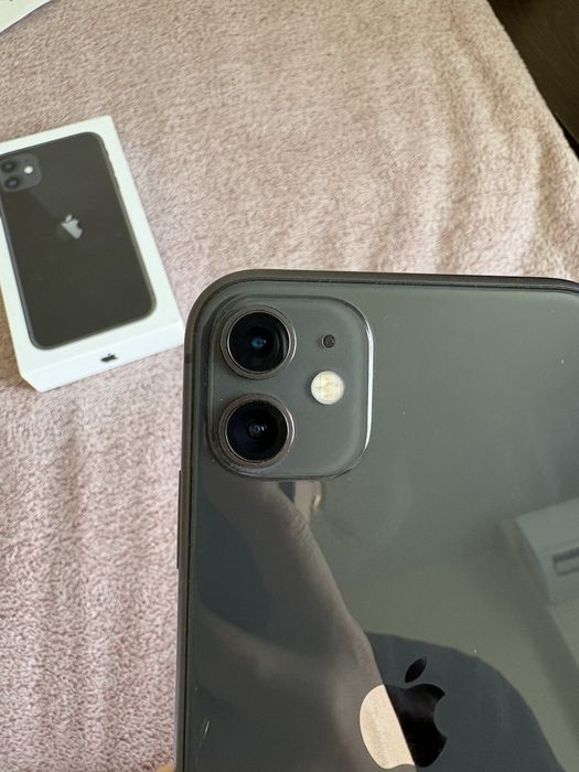 Продам iPhone 11, 64 ГБ
