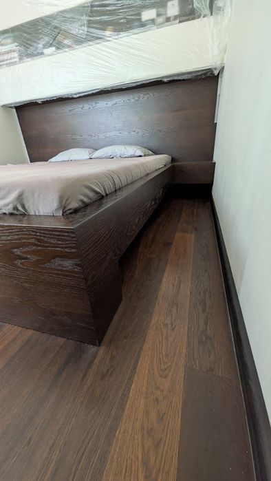 Solidne łóżko fornir dębowy barwiony wenge
