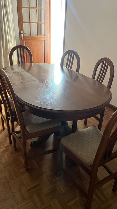 Mesa sala com 4 cadeiras em madeira