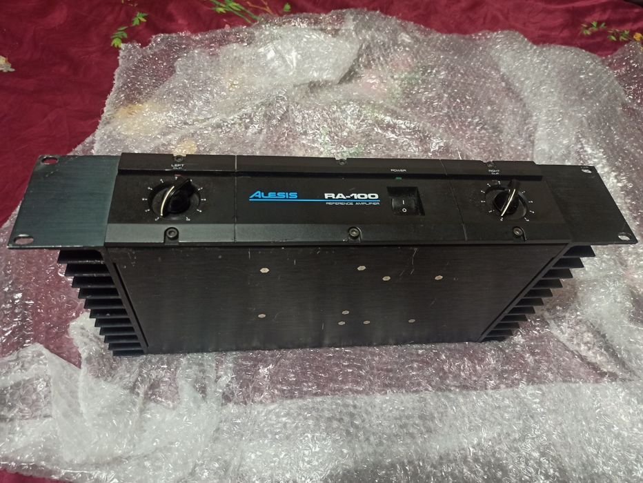 Підсилювач, студійний  Alesis RA 100