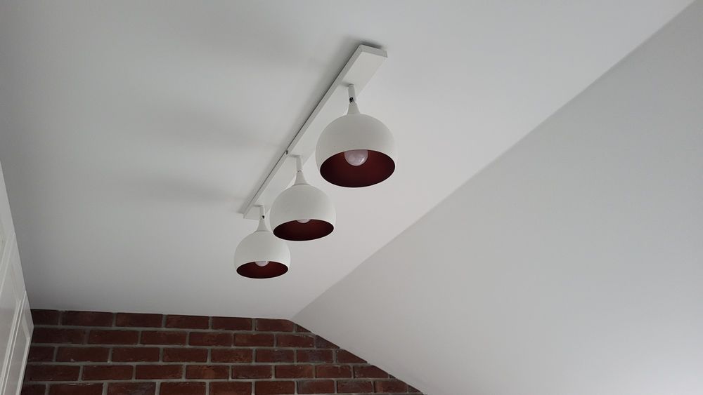 Lampa sufitowa trzy punkty świetlne