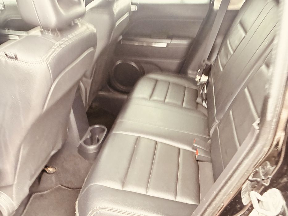 jepp patrior rok 2010 poj 2,4 AUTOMAT 4x4  przeb 106tys zadbany