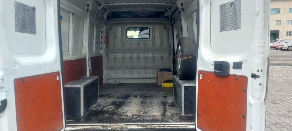 Пежо Боксер вантажний автомобіль