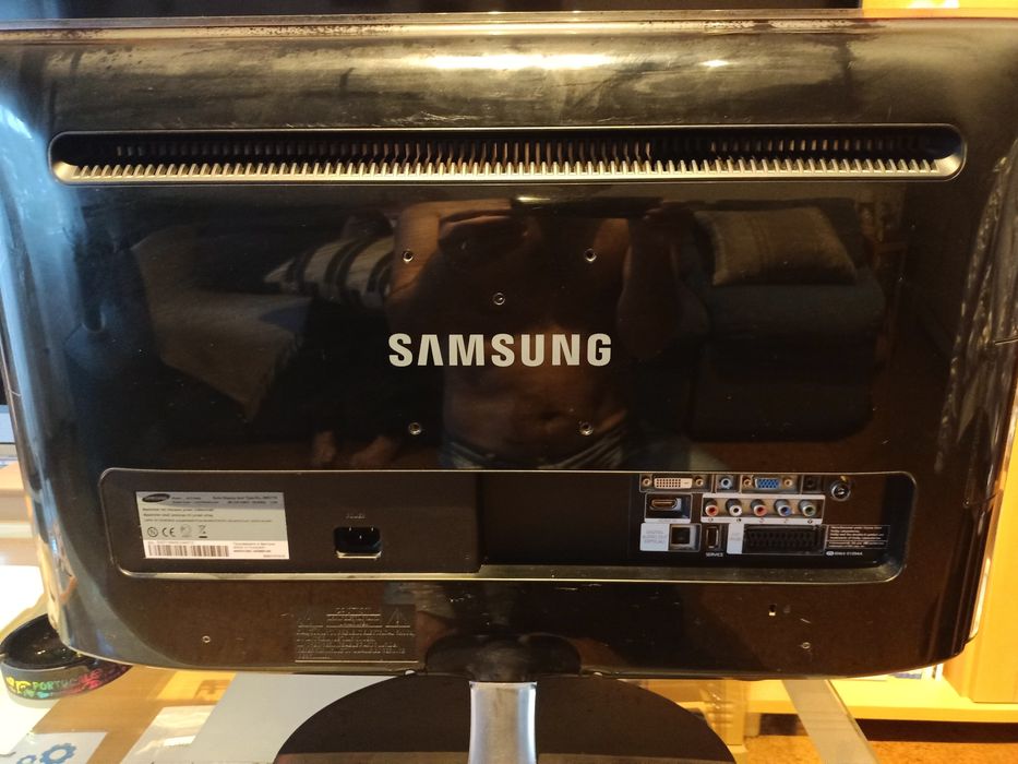 Televisão Samsung de 27 polegadas