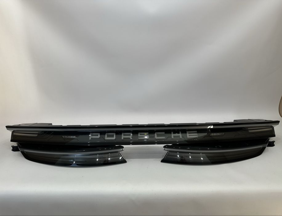 Porshe Taycan фонарі задні стоп фонарь ліхтар оптика задня наявність