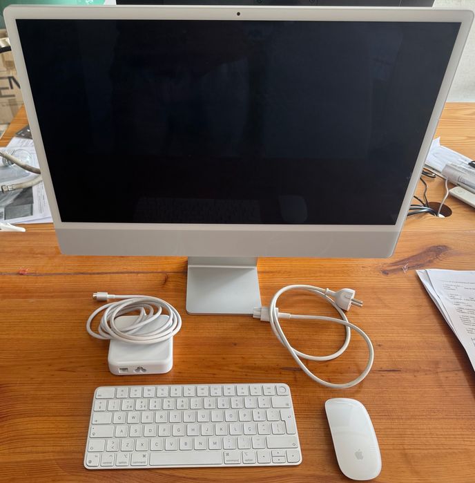 iMac M1 (2021) 24 polegadas | 8GB RAM | 500 SDD | 8 Core CPU, 8 Core GPU