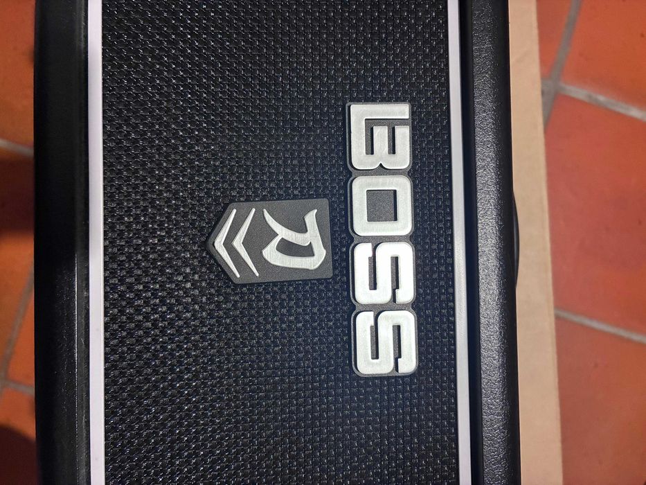 Amplificador Boss Katana Head MKII 100 W + Pedal Boss GA-FC-EX