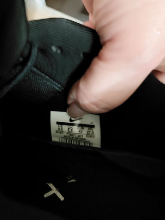 Продам зимові кросівки