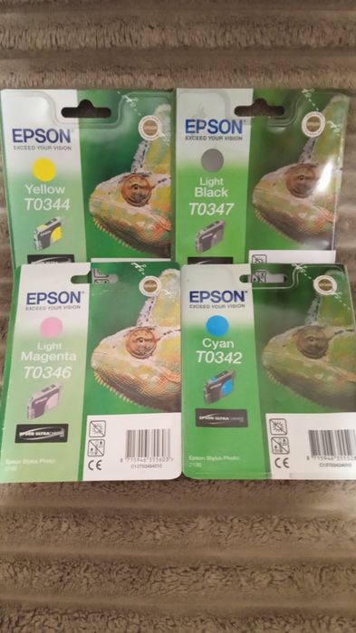 Картриджи для принтера Epson stilus photo 2100/2200 новые 4шт комплект.