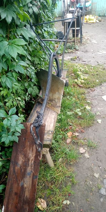 Продам кінський плуг,робочий