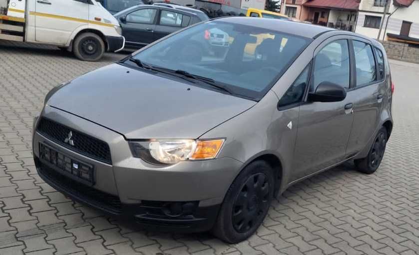 Fajny Mitsubishi Colt .