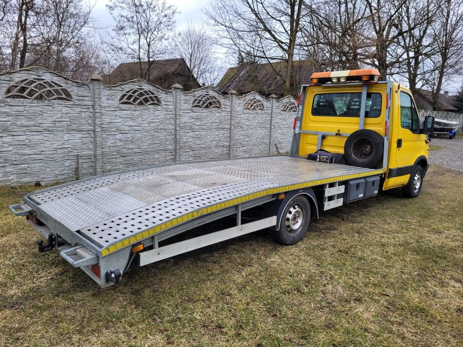 Pomoc drogowa holowanie laweta autolaweta transport 24h