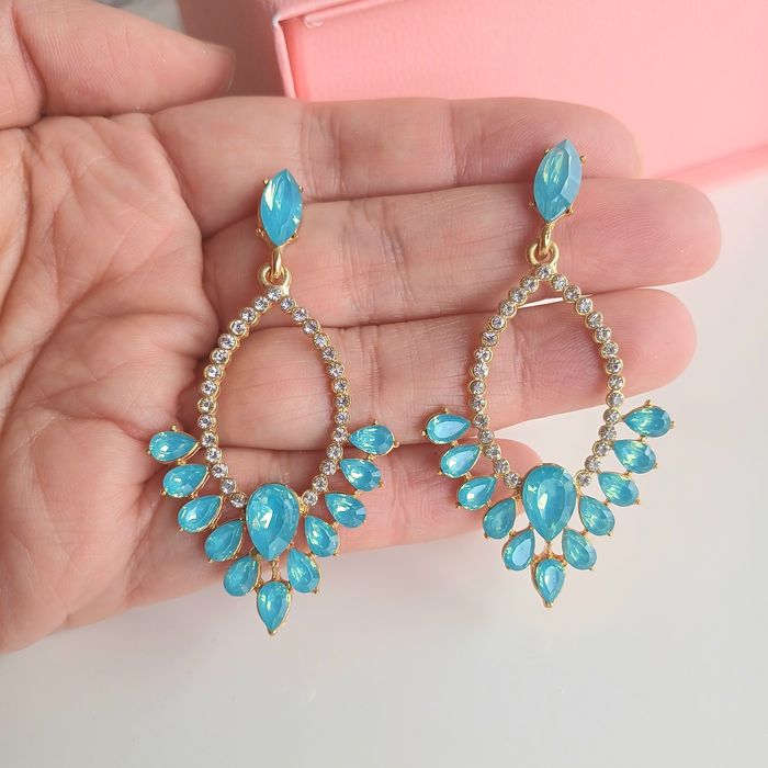 Brinco elegante cristais azul banhada a ouro 18K aço inoxidável antialérgico