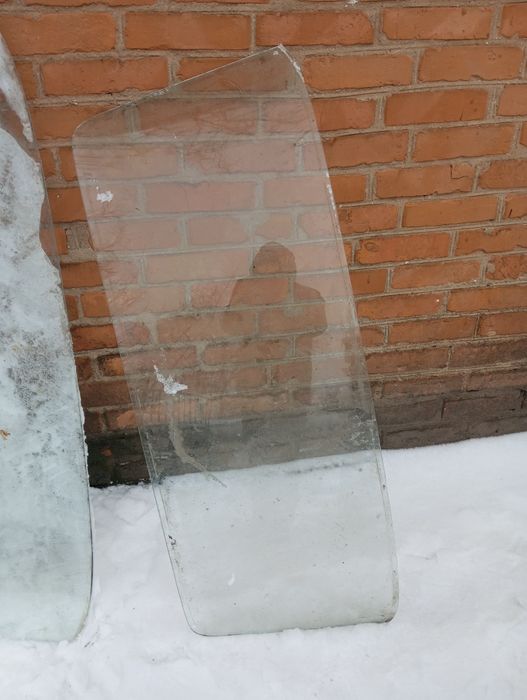 Продам скло ваз 2106