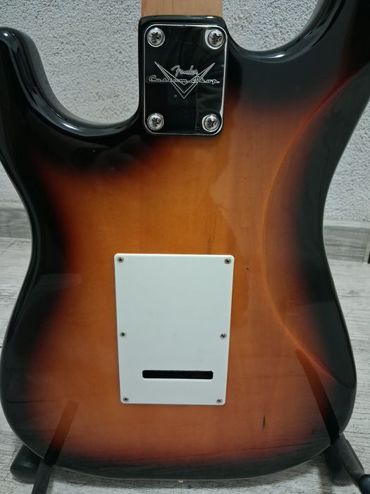 Gitara elektryczna -chińska kopia fendera stratocastera.