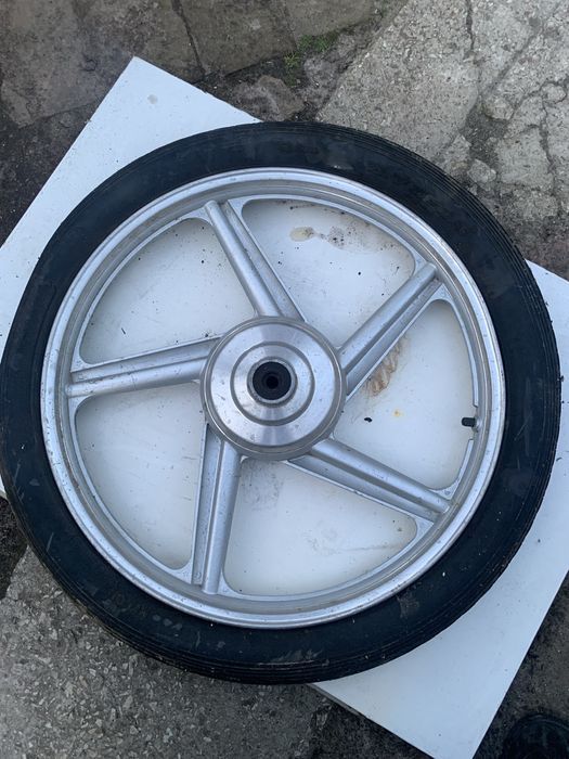 Колеса до мопедів R 17, R18 передні