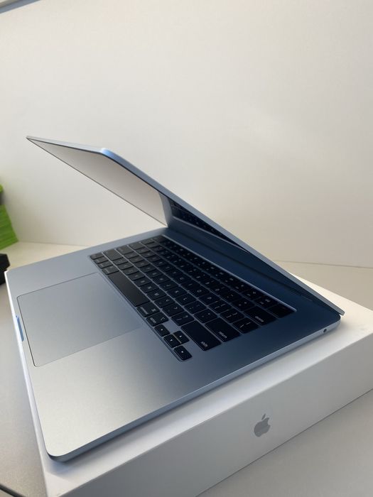 Open box MacBook Air M4 (2025)  16/256gb