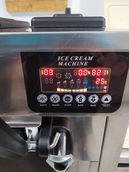 Vendo maquina gelado soft