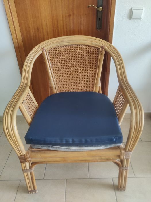 Conjunto sofá (1) e cadeiras (2) de praia