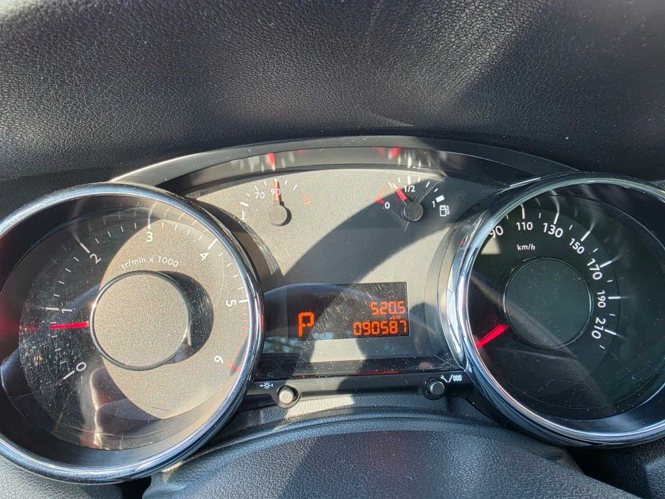 Peugeot 5008 Style 1.6HDI 120cv NACIONAL Automático 7 lugares