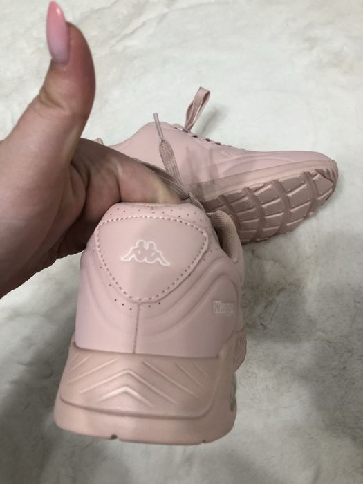 Różowe sneakersy Kappa
