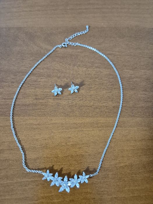 Acsessorise. Намисто та сережки