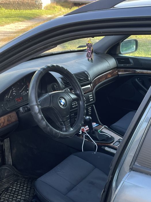 Продам BMW E39 (бмв е39)