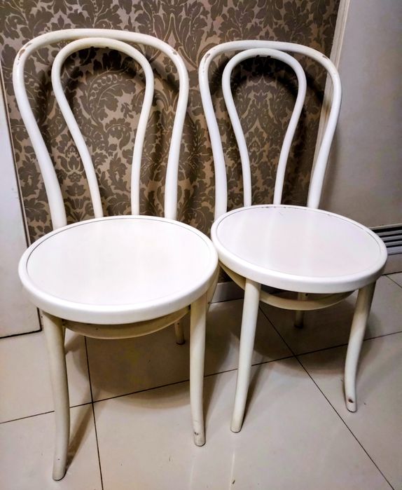 Dwa krzesła Fameg, Radomsko. Ręcznie gięte