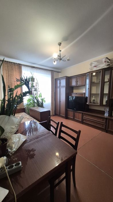 Продаж 2к квартири Г Крут
