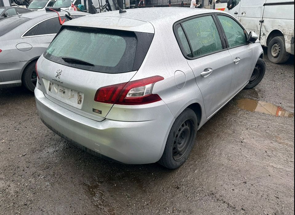 Разборка шрот запчасти Пежо 308 t9 Peugeot 308 2016 EZR двигун 1,6 hdi