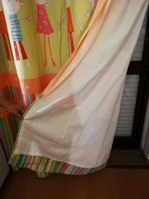 Cabeceira de Somier de criança e cortinado a condizer