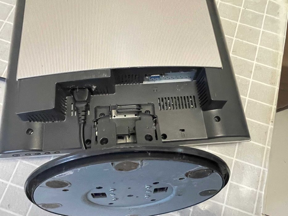 Монитор LG Flatron LCD 17" Для видео наблюбения