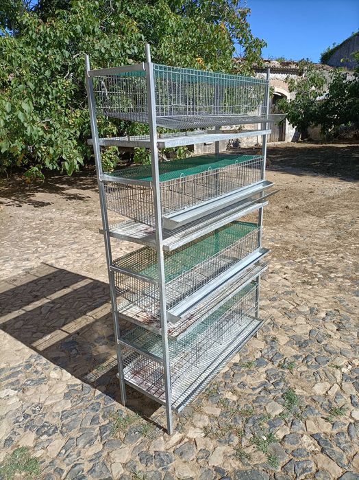 Jaula-Bateria para 64 Codornizes Reprodutoras - 4 pisos sobrepostos