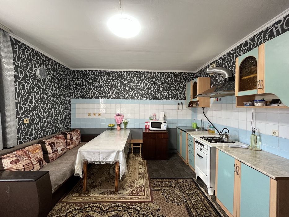 Просторий будинок для сім'ї, 150 м², у Звягелі, 4 кімнати,Від власника