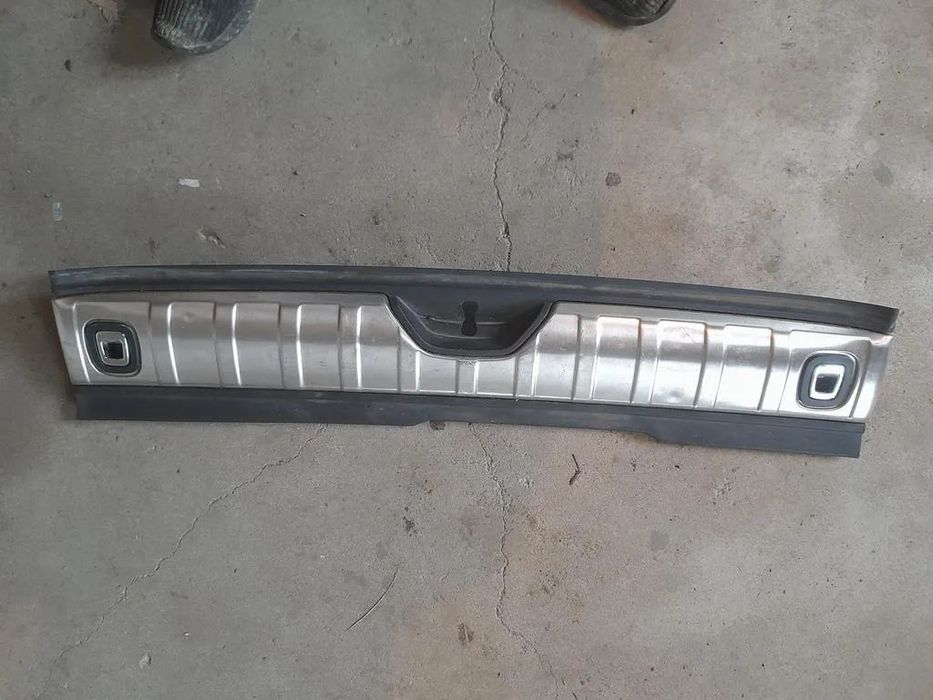Osłona pasa tył progu  Peugeot 2008 I chrom 9801438577