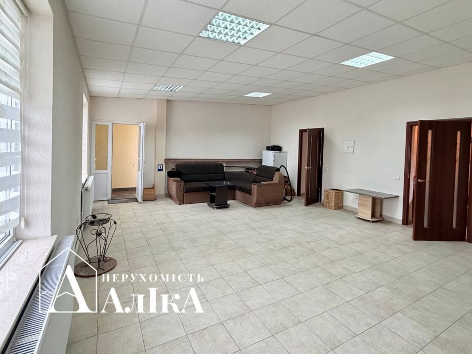 Продам фасадне приміщення ЖК Нова Будова 1