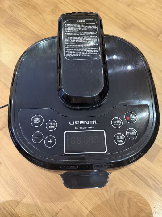 Аэрофритюрница Liven (Oil-Free Air Fryer) — без масла! Б/у рабочая