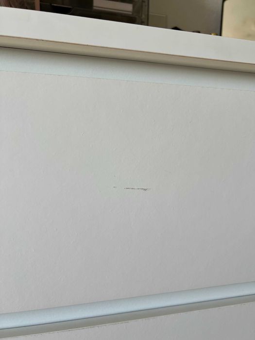 Cómoda IKEA branca 4 gavetas (linha MALM)