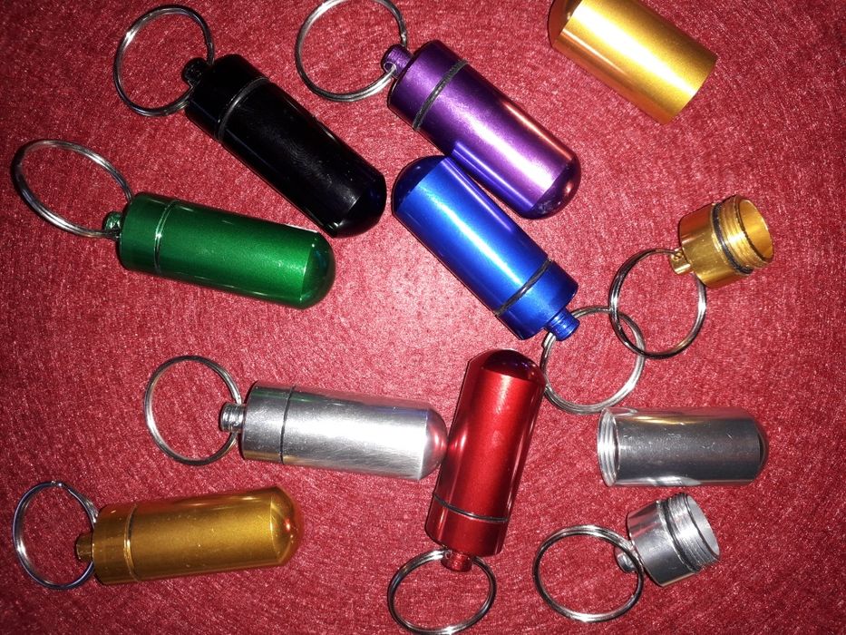 Контейнер - брелок, футляр, мини колба, адресник.