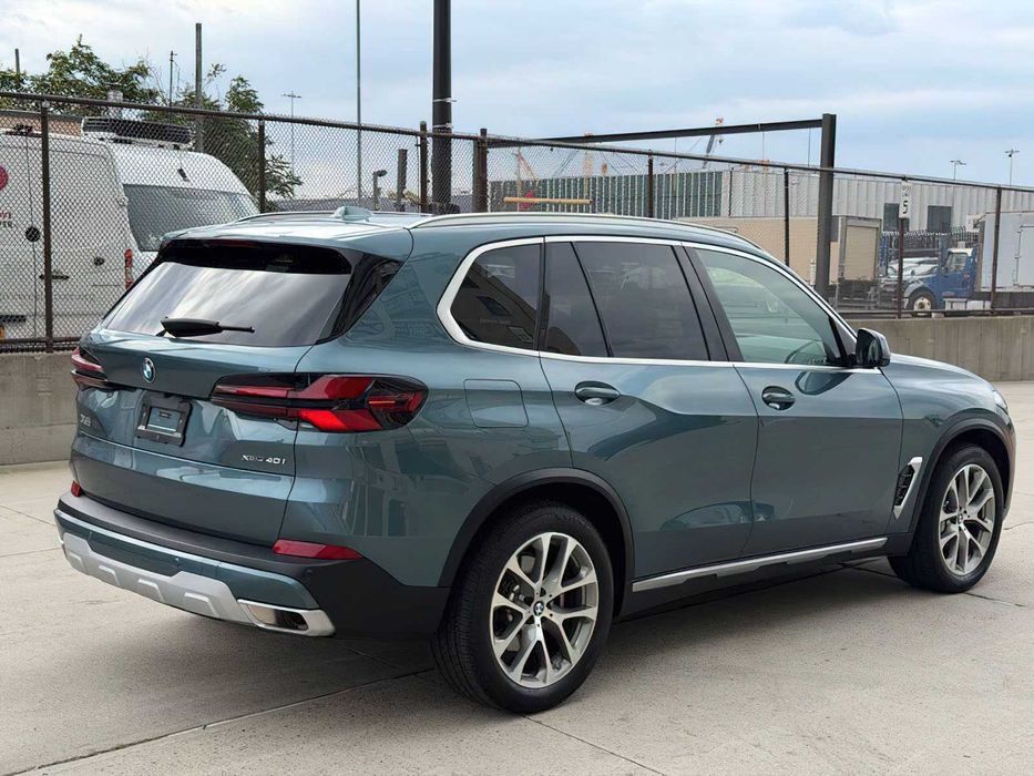 BMW X5 xDrive40i      2024