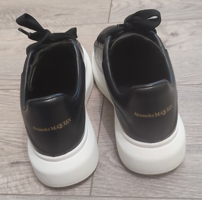 Кросівки жіночі Alexander McQueen