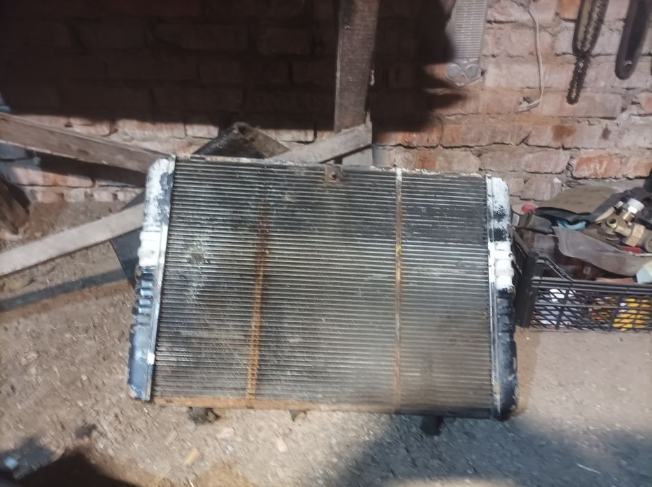 Продам радиатор охлаждения Газель