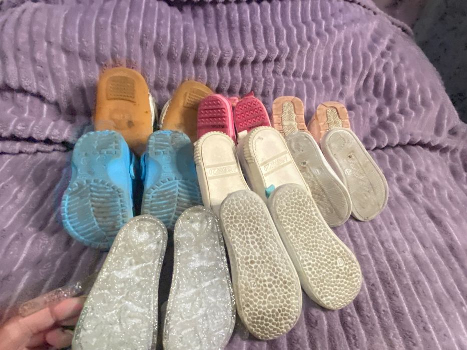 Найперше дівоче взуття ( лот , пакетом )розмір 20-21