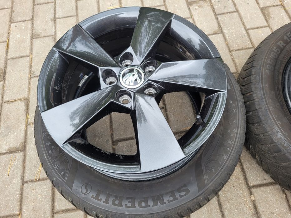 Koła alufelgi 15 cali 5x100 skoda fabia. Opony zimowe 185 65 r15