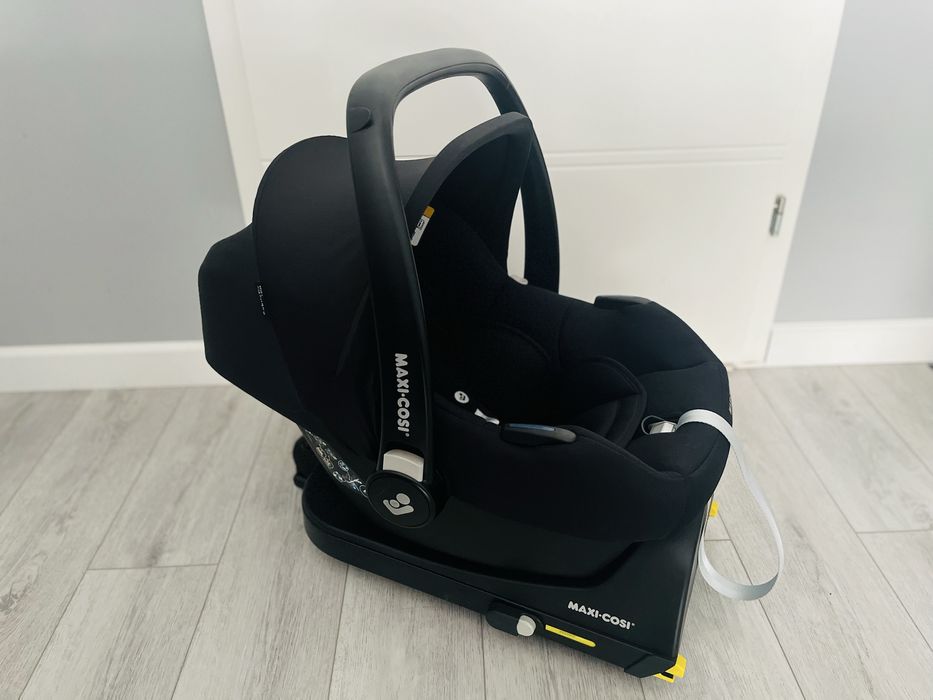 Nosidełko  Maxi-Cosi CabrioFix i-Size z bazą Isofix