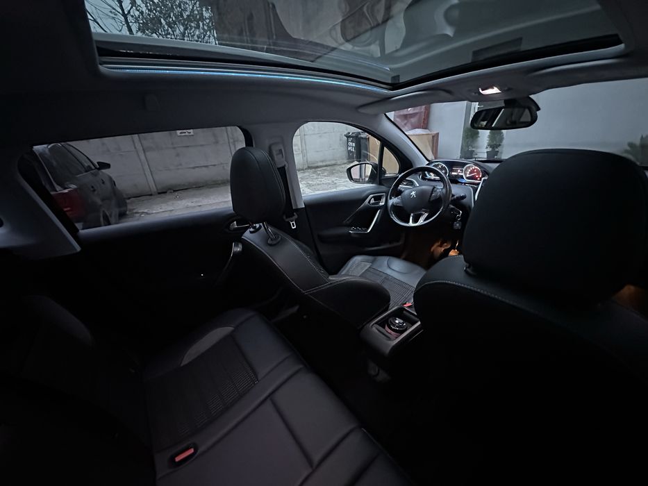 peugeot model - 2008 , 2017 rok