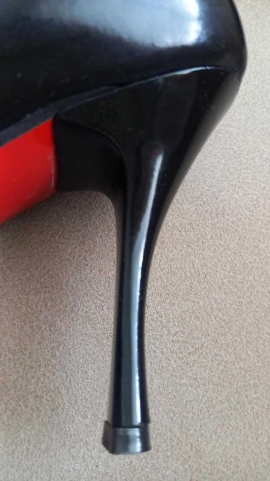Buty damskie na obcasie r. 39