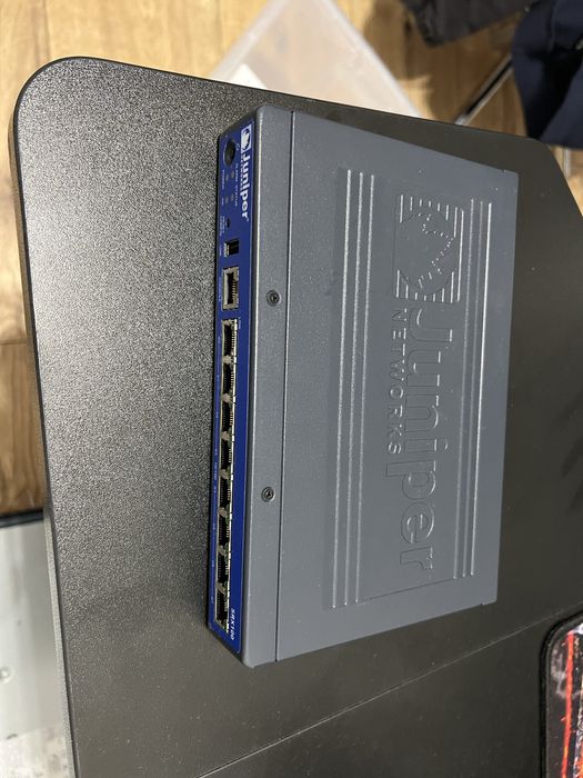 Juniper Firewall SRX100 + zasilacz